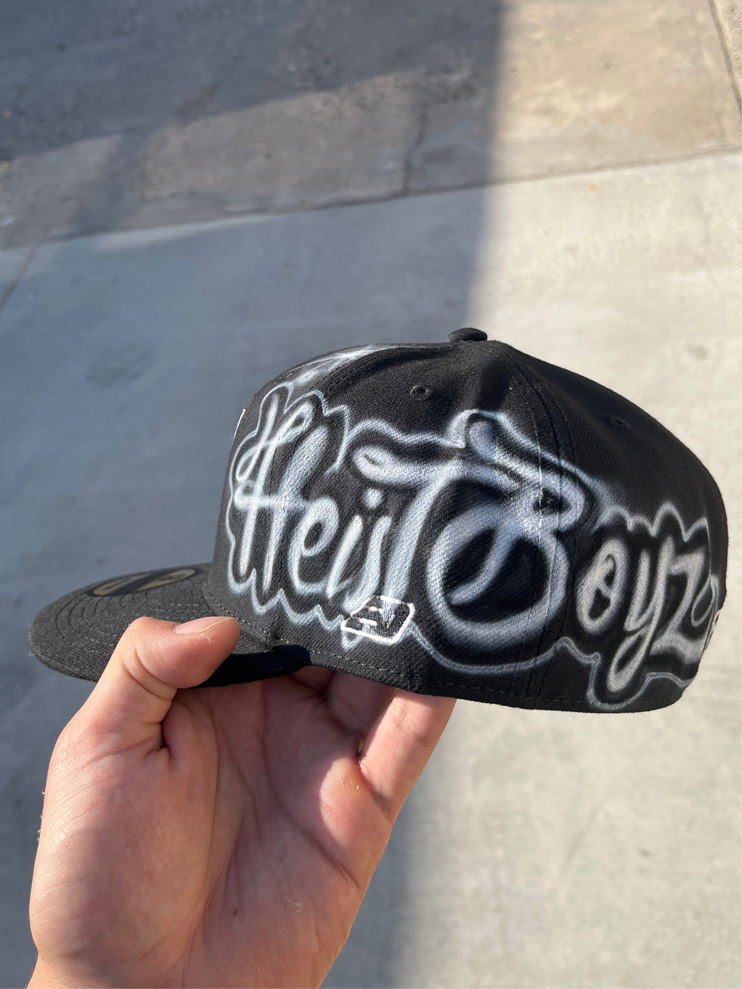 EXCLUSIVE - Heist Boyz x Fivestar Airbrushed Fitted Hat